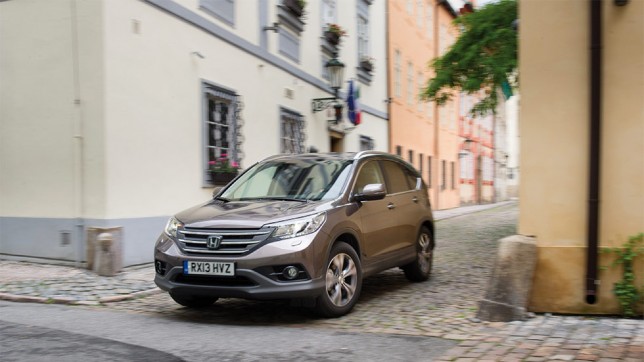 Honda CR-V 1.6 driving along Prague's cobbled streets by Paul Harmer