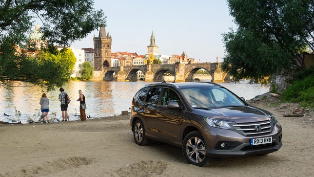 CR-V 1.6 by Paul Harmer